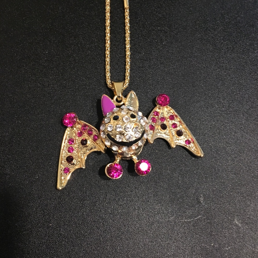 Bat Necklace NEW - Picture 1 of 7